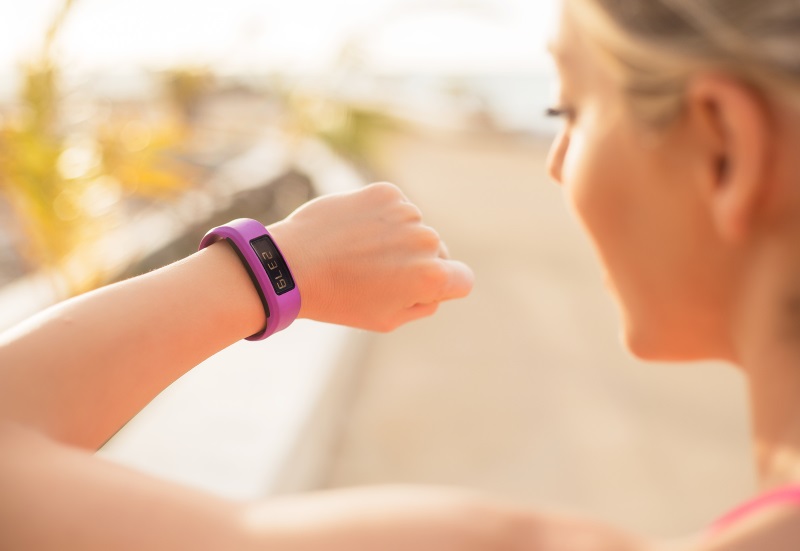 5 Benefits of Wearing a Fitness Tracker for a Busy Mom